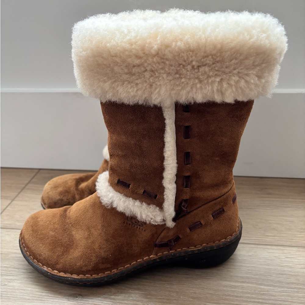 UGG Australia Brown Leather Sheepskin Boots Size 6